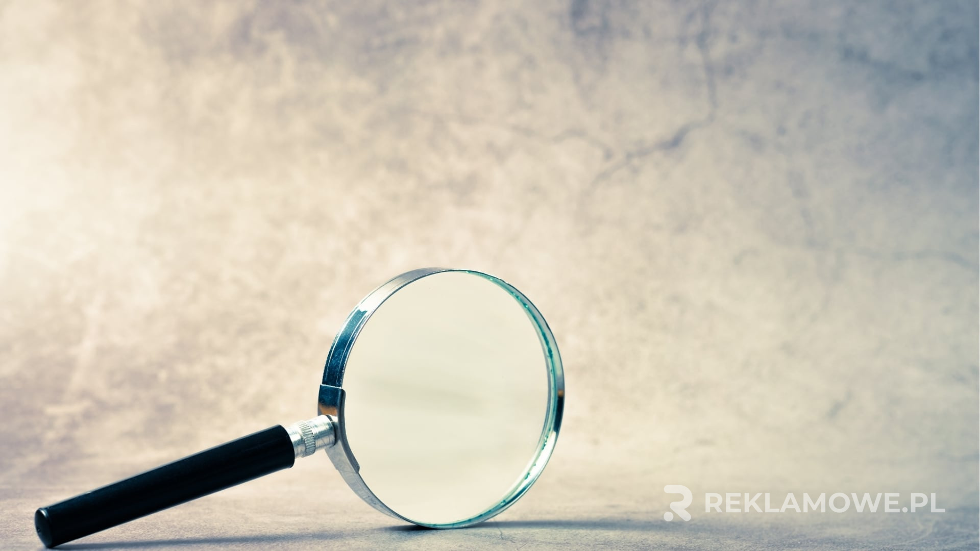 Kreatywne wykorzystanie lup reklamowych w strategiach marketingowych